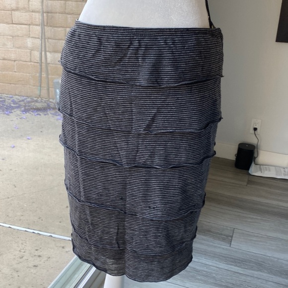 Max Studio lettuce layered stripe skirt M - Picture 1 of 8